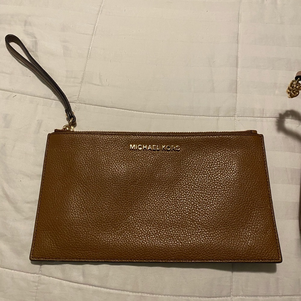 Michael kors wristlet